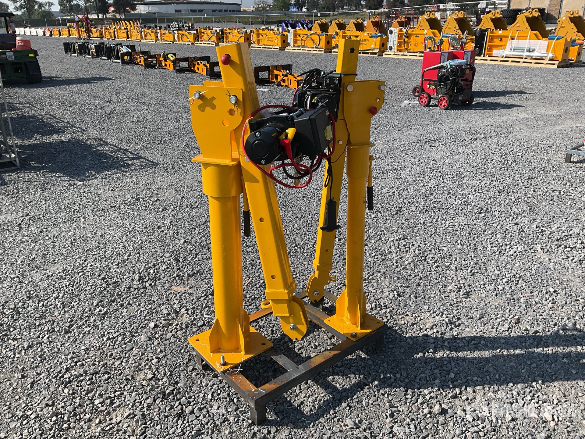 Quantity of (2) 2026 Terratop Electric Lote de Mini Gruas para Montar Sobre Camion de Servicio (Sin Usar) / Mini Cranes - Fits Service Truck (Unused)