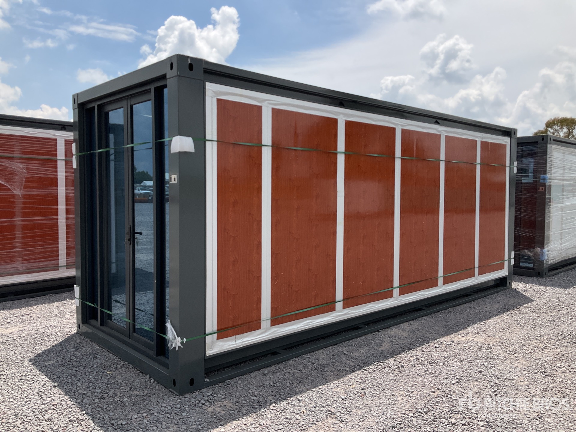 2026 ECH ECH-003 19 ft 4 in x 20 ft 8 in Casa Expansible (Sin Usar) / Expandable House (Unused)