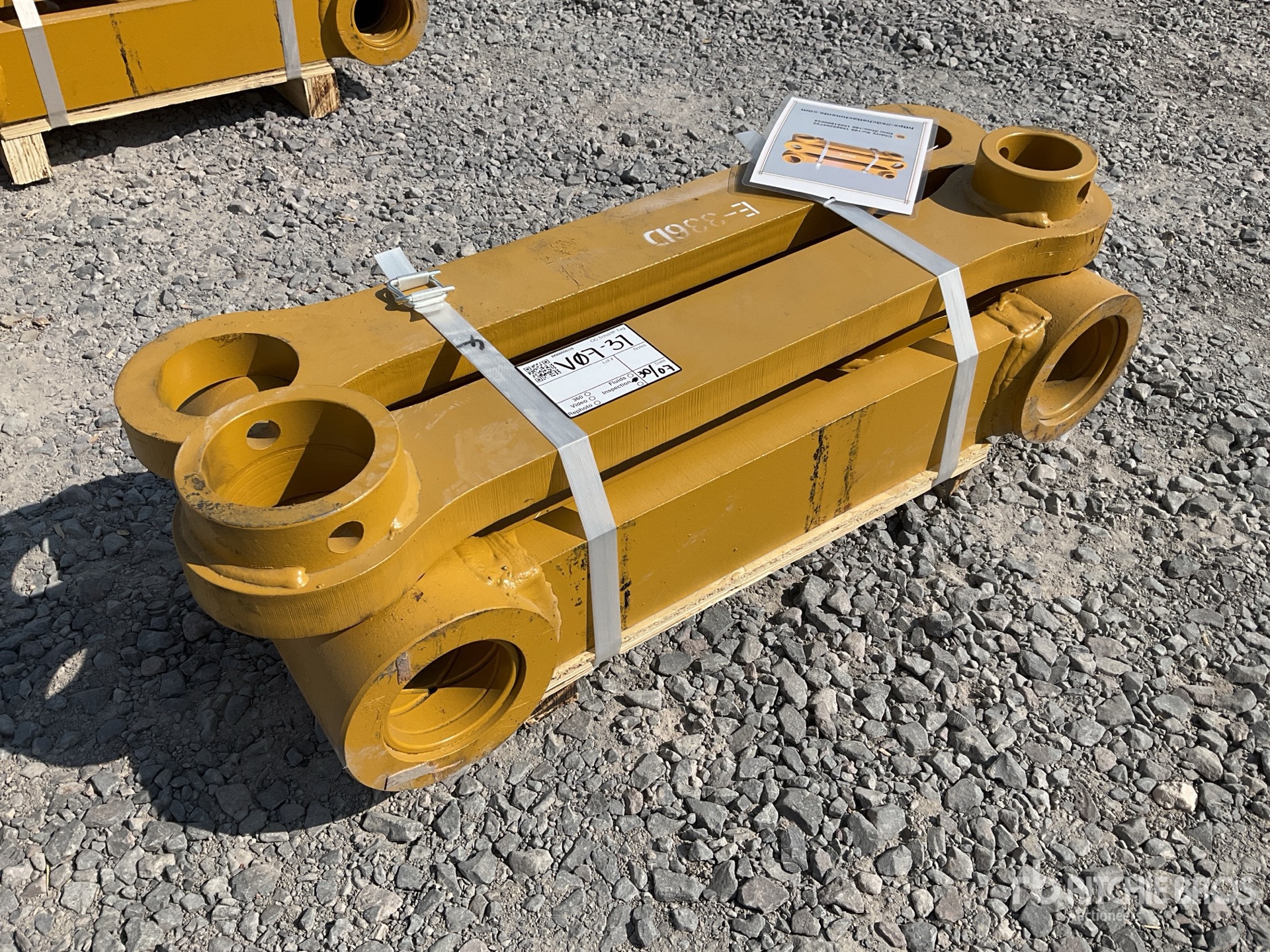 Quantity of (3) 2026 SDCH SDCH-10HC Union H para Brazo y Cucharon (Sin Usar) / H-link and Connection Rod - Fits Cat 336 (Unused)
