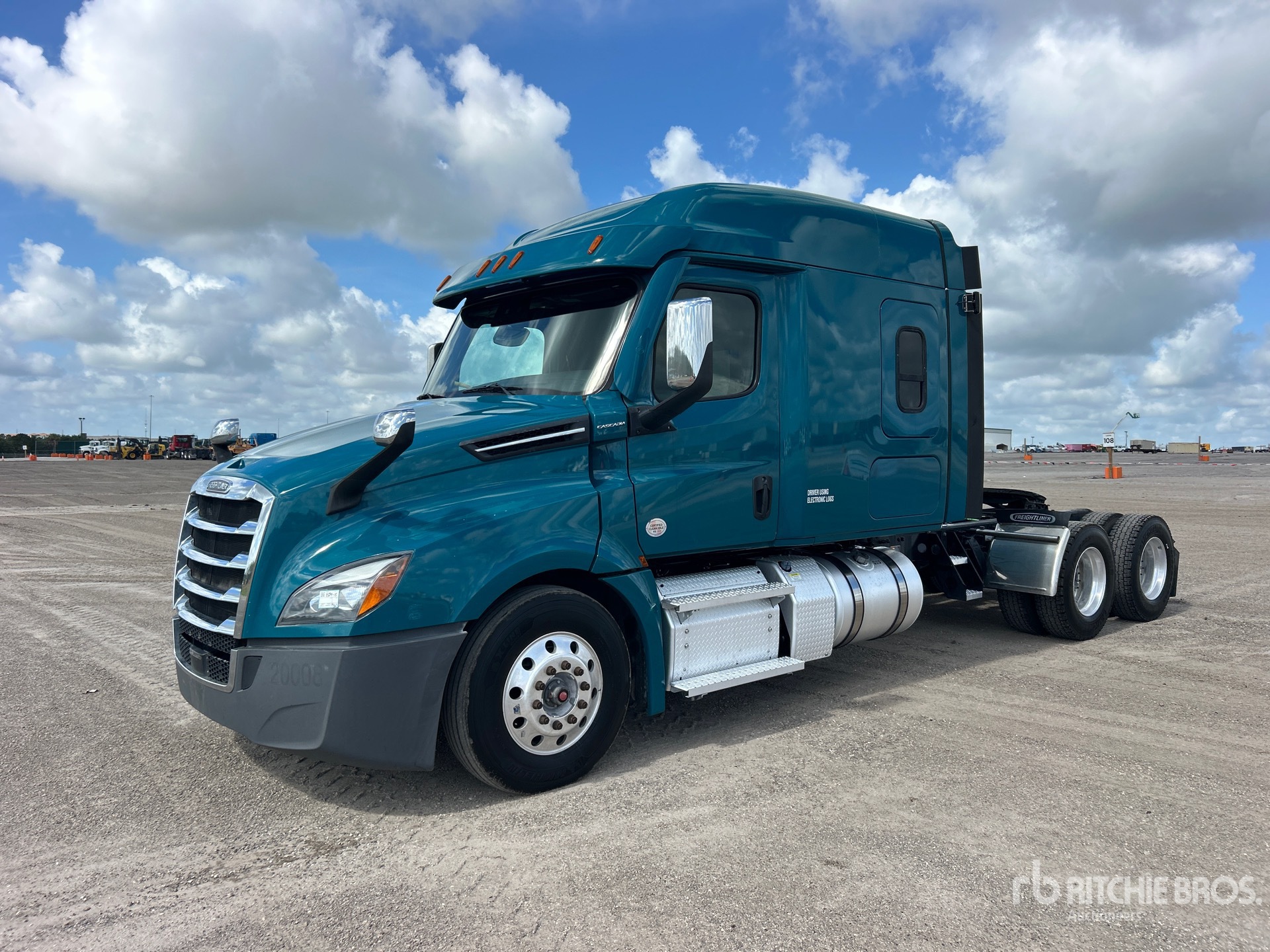 2020 Freightliner Cascadia 126 6x4 T/A Sleeper Truck Tractor