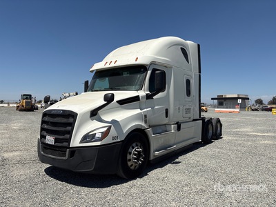 2019 Freightliner Cascadia 126 6x4 T/A Slaapcabine Trekker