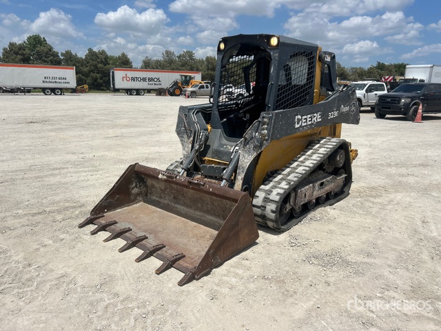 2015 John Deere 323E Compact Track Loader