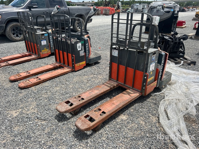 2021 Toyota 8HBE30 6000 lb Electric Pallet Jack