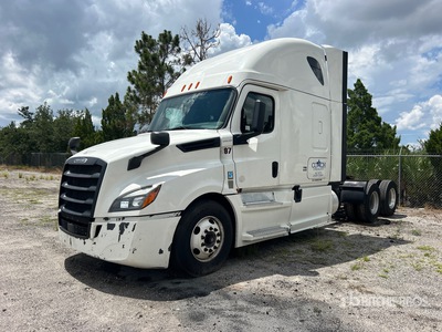 2020 Freightliner Cascadia 126 6x4 T/A Sleeper Truck Tractor