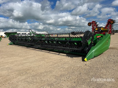 2021 John Deere HD45R 45 ft Hinged Draper Combine Header