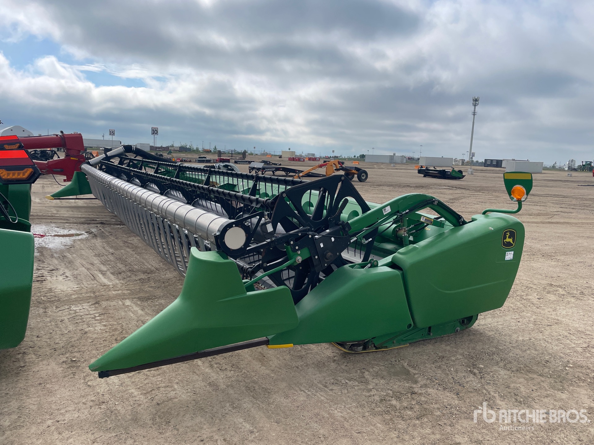 2013 John Deere 635FD 35 ft Flex Draper Combine Header