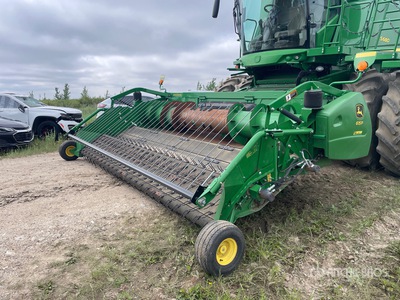 2017 John Deere 615P 15 ft Moissonneuse-batteuse Pickup Header