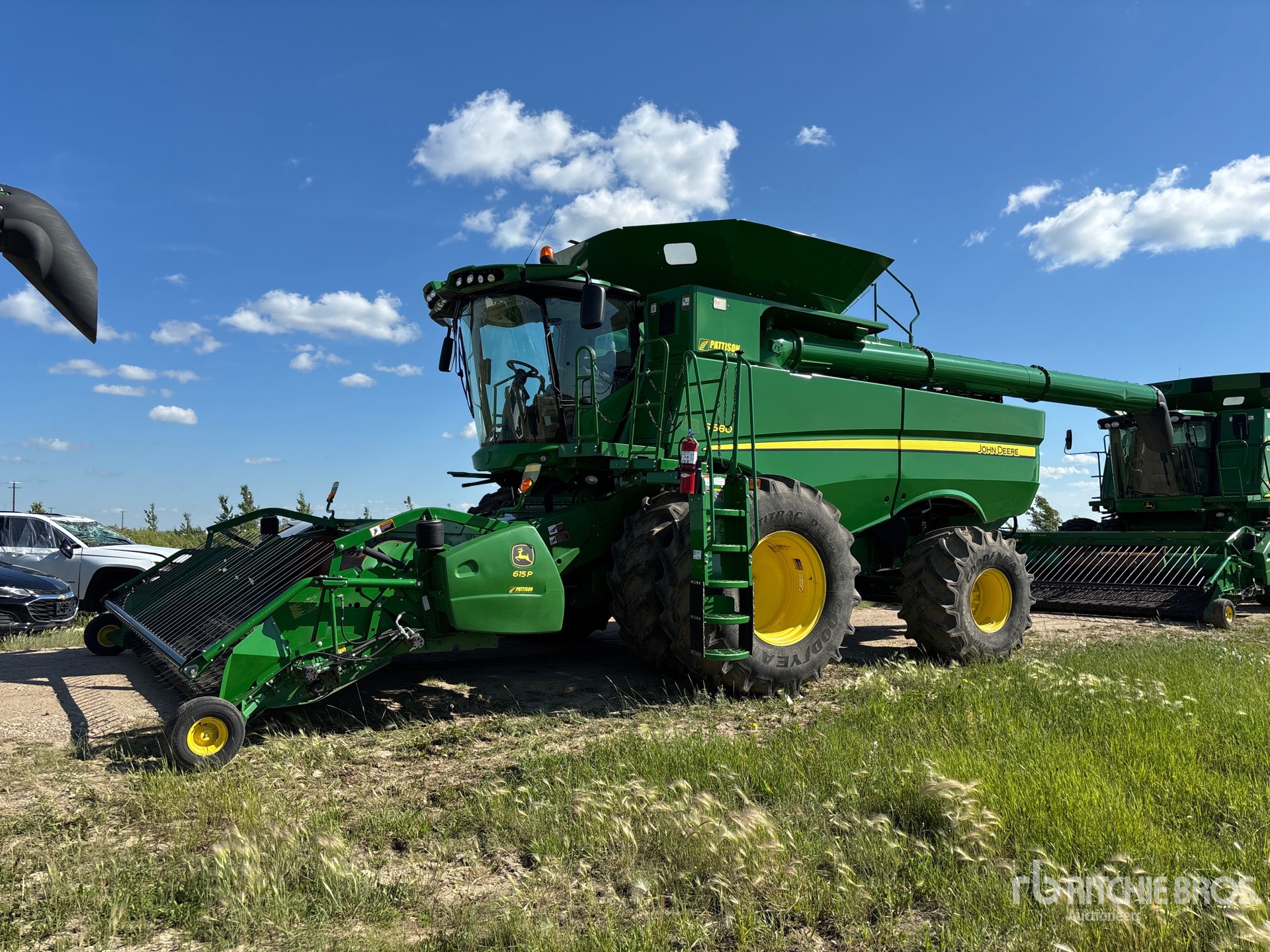 2017 John Deere S680 Combine Harvester
