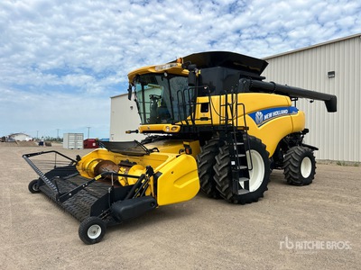 2012 New Holland CR8090 Mähdrescher