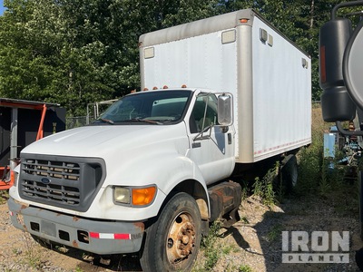 2000 Ford F-650 XL 4x2 Autocarro furgonato
