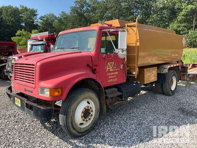 2001 International 4900 2000 gal 4x2 Fuel Truck