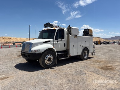 2005 International 4300 4x2 Service Truck