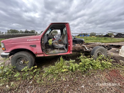 1995 Ford F-250 4x4 Pickup (Inoperable)