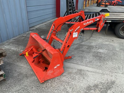 Kubota LA435 Front Loader Attachment
