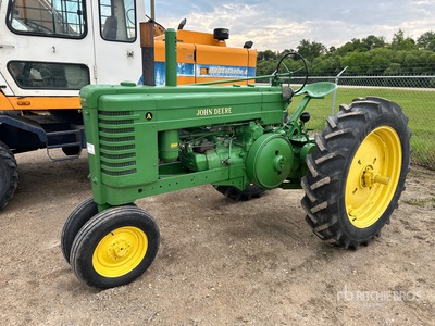 John Deere Tracteur agricole 4 roues motrices