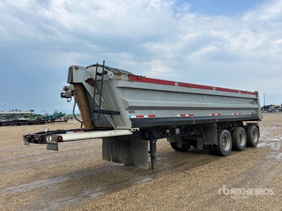 2014 Arnes 36 ft Tri/A Remolque banera