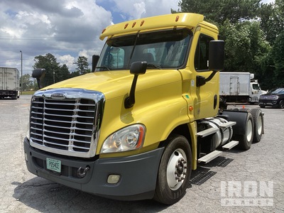 2020 Freightliner Cascadia 125 6x4 T/A Day Cab Truck Tractor