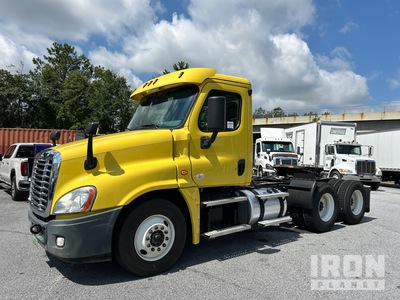 2020 Freightliner Cascadia 125 6x4 T/A Day Cab Truck Tractor