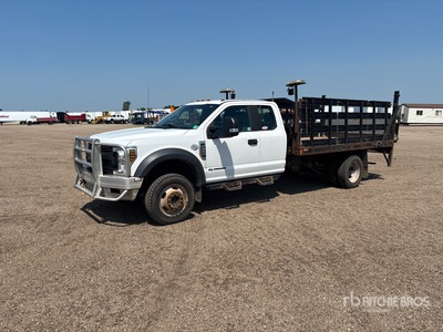 Ford F550 XL Super Duty XL 4x4 Extended Cab Flatbed Truck