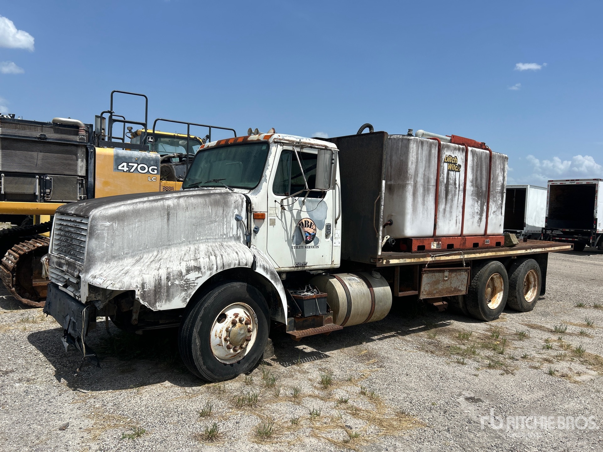 1994 International 8200 6x4 Flatbed Truck (Inoperable)