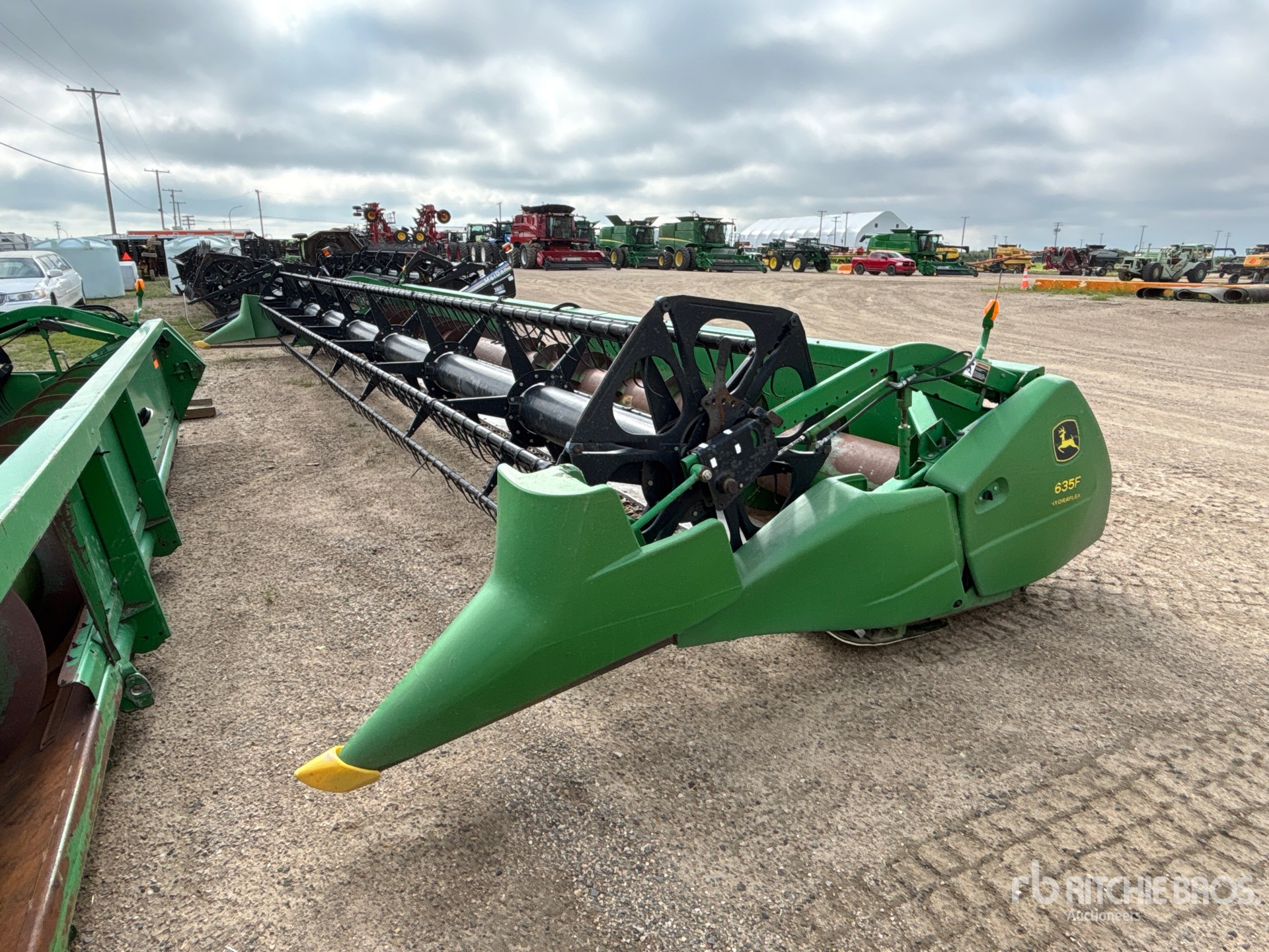 2005 John Deere 635F 35 ft Flex Combine Header