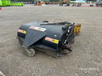 Cat BP115C 62 in Balayeuse compacte