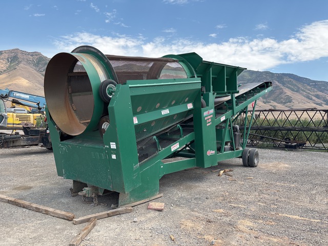 2023 Roto-Screen 454 Portable Trommel Screen