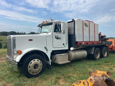 2001 Peterbilt 379 6x4 Camion eau