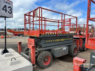 2012 Skyjack SJ7127 Dual Fuel Ascenseur à ciseaux