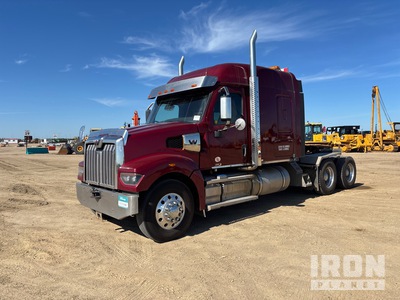 2022 Western Star 49X 6x4 T/A Sleeper Truck Tractor