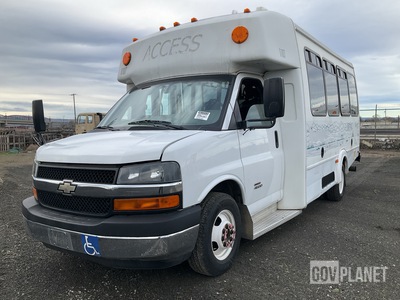 2013 Chevrolet Express Cutaway G4500 Bus