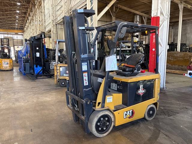 Cat EC25EN Electric Forklift
