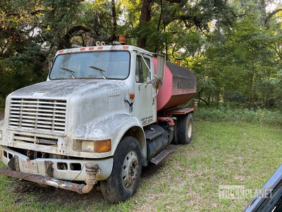 2000 International 8100 4x2 Water Truck (Inoperable)