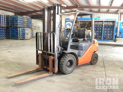 2018 Toyota 8FGU20 3750 lb Pneumatic Tire Forklift