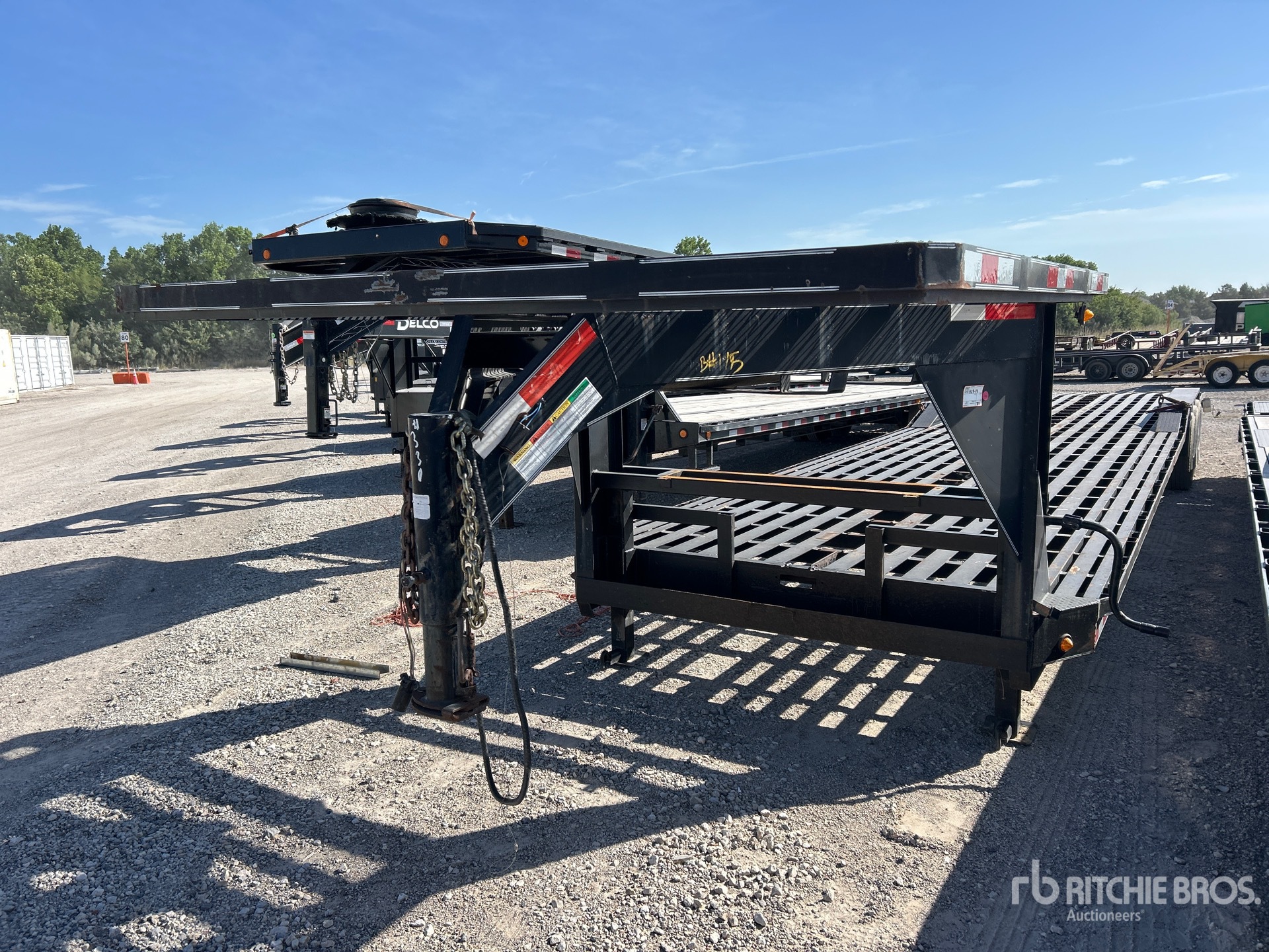 2007 Parker 40 ft Tri/A Gooseneck Equipment Trailer