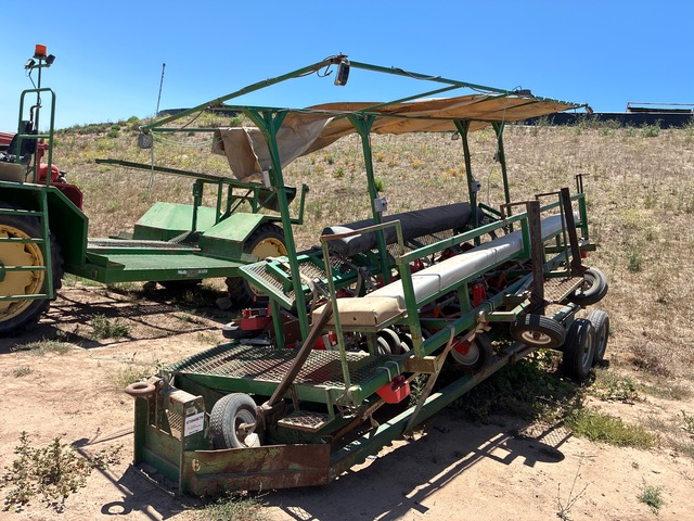 Checchi 3 Bed Plastic Transplanter with trailer Checchi 3 Bed Plastic Transplanter with trailer