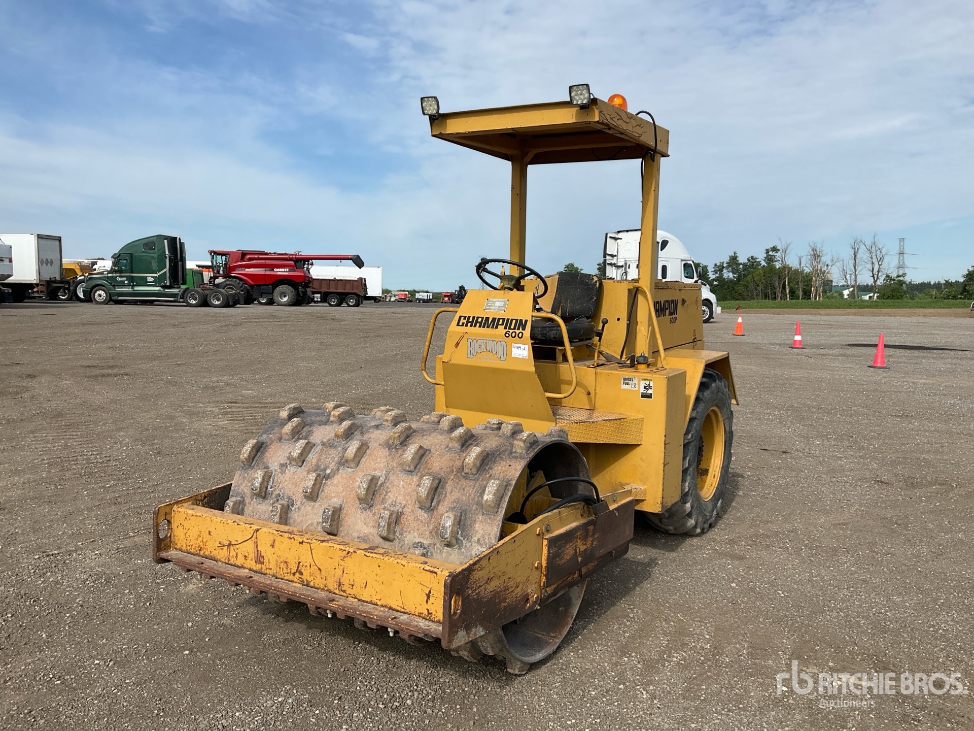 Super Pac 600P Padfoot Drum Compactor