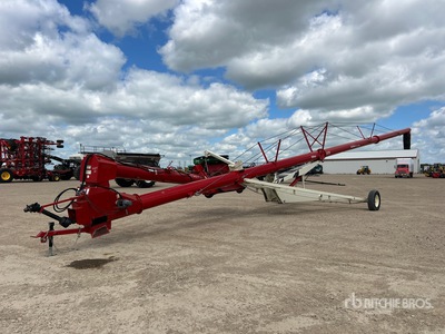 2009 Buhler Farm King 1370 13 in x 70 ft Swing Grain Auger