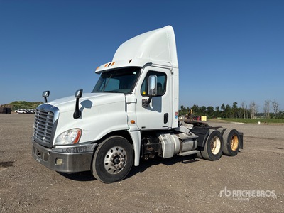 2011 Freightliner Cascadia 125 6x4 T/A Day Cab Truck Tractor