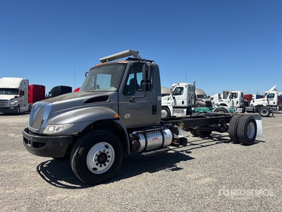 2019 International 4300 4x2 الكابينة والهيكل