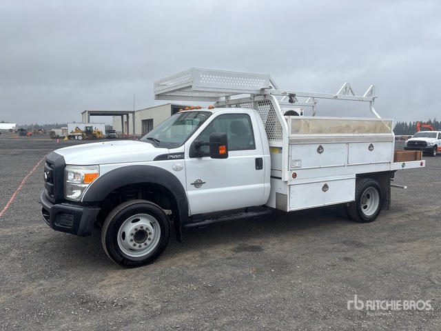 2016 Ford F-550 XL 4x2 Flatbed Truck
