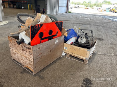 Quantity of Assorted Shop Supplies Attrezzatura industriale