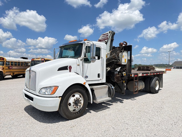 PM 16525 16970 lb Knuckle Boom on 2017 Kenworth T370 4x2 Boom Truck