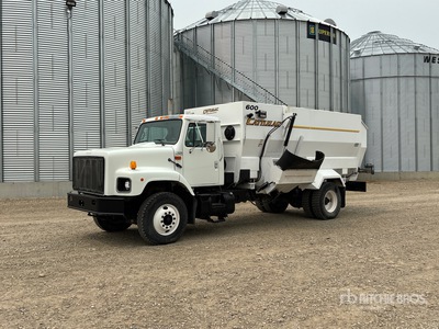 International 2654 4x2 Feed Truck