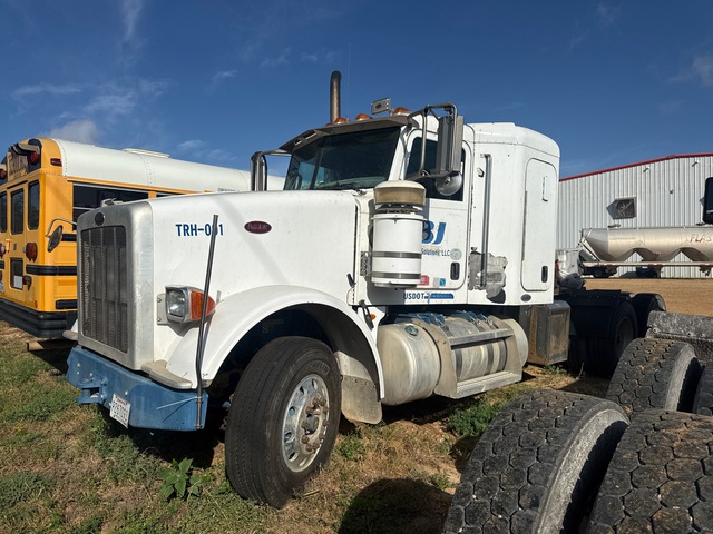 2011 Peterbilt 367 6x4 T/A Sleeper Truck Tractor (Inoperable)
