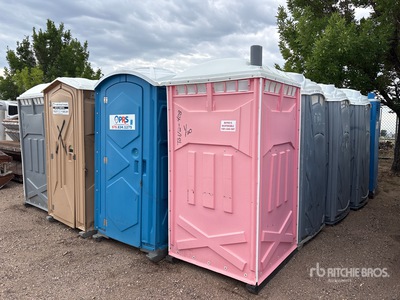 Quantity of (20) 44 in x 44 in 1 Person Portable Toilettes mobiles