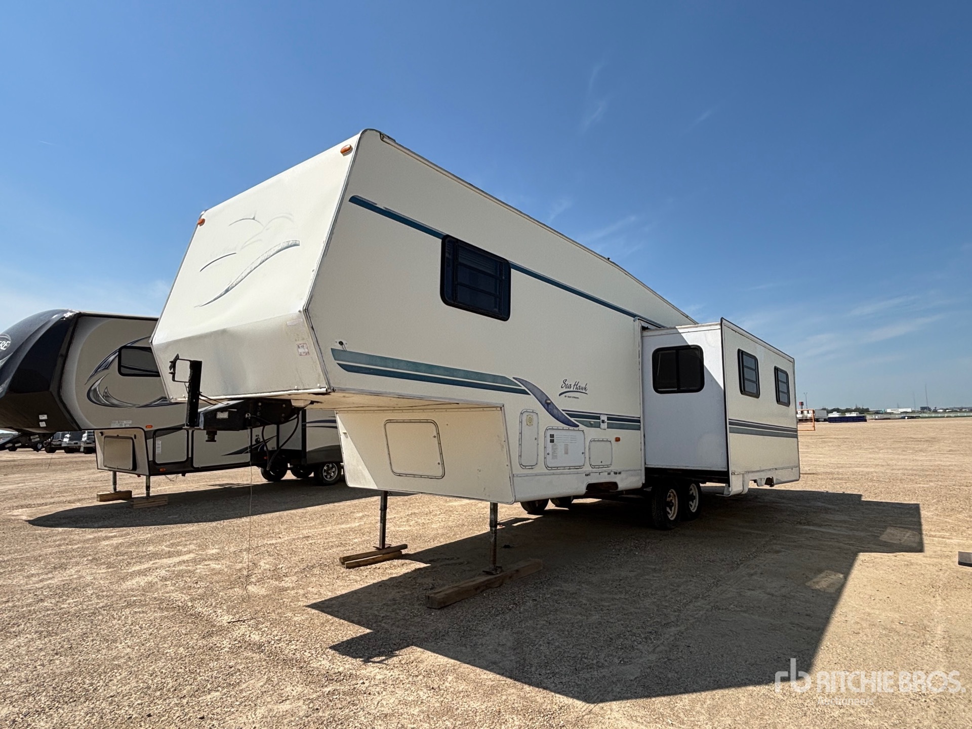 1996 Gulf Stream Seak Hawk 30 ft T/A Travel Trailer
