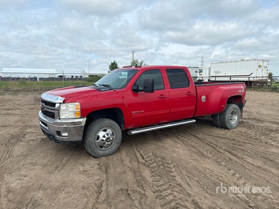 2011 Chevrolet Silverado 3500HD 4x4 Crew Cab Pickup