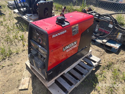 Lincoln Electric Ranger 305 G 300 A Multi-Process Engine Driven Welder