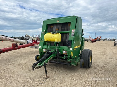 2011 John Deere 568 مكبس دائري